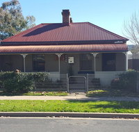 Browncoat Cottage Mudgee - Suburb Australia